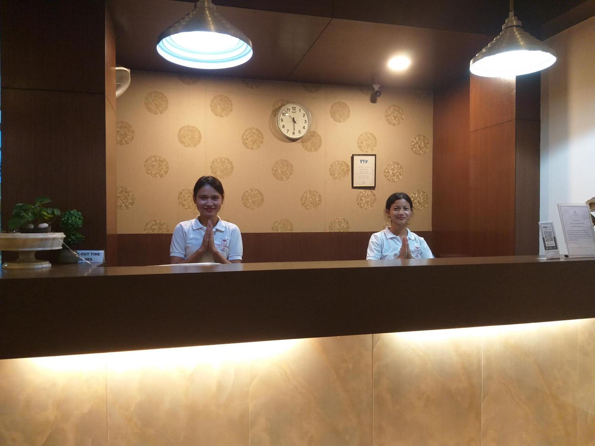 Polo Tura Hotel Bagian luar foto