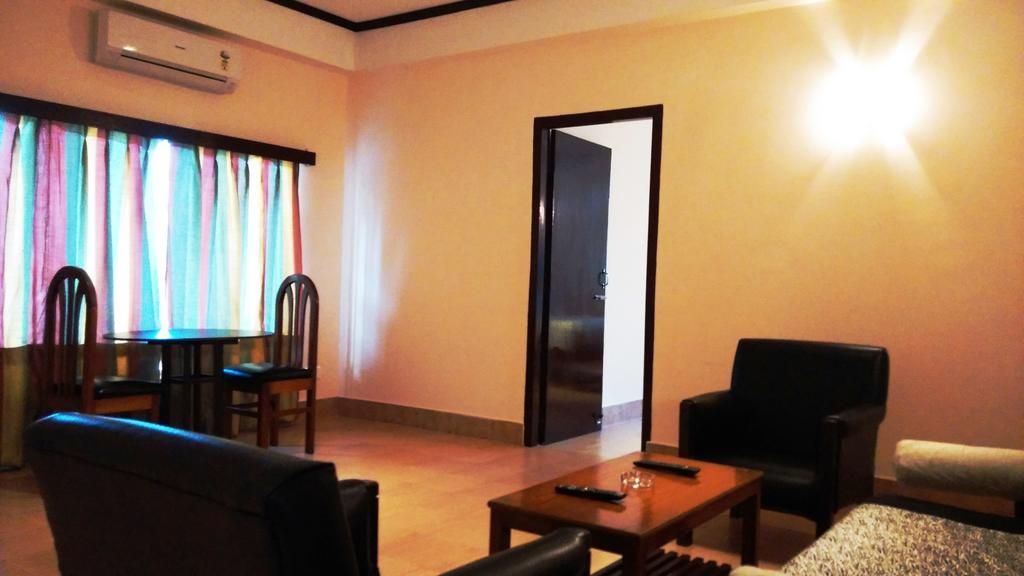 Polo Tura Hotel Ruang foto