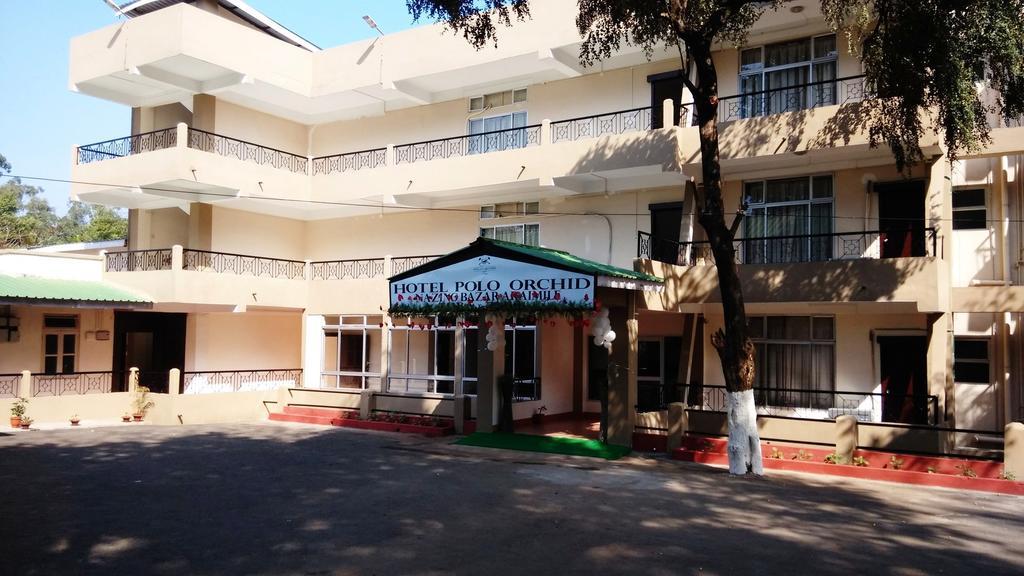 Polo Tura Hotel Bagian luar foto