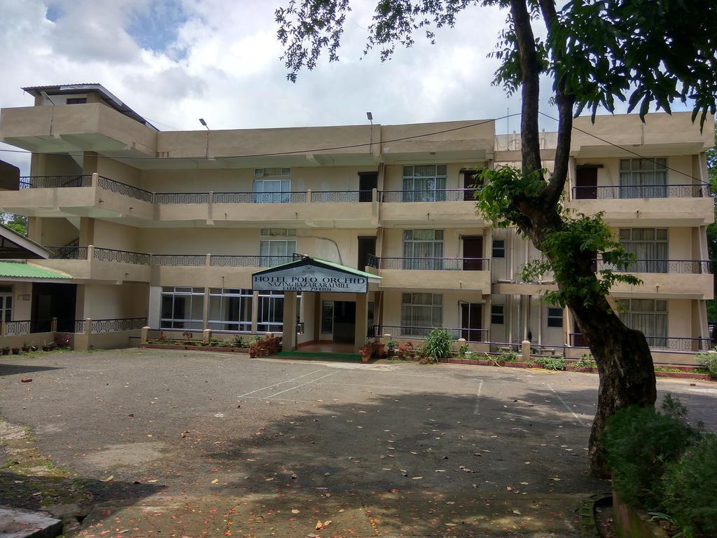 Polo Tura Hotel Bagian luar foto