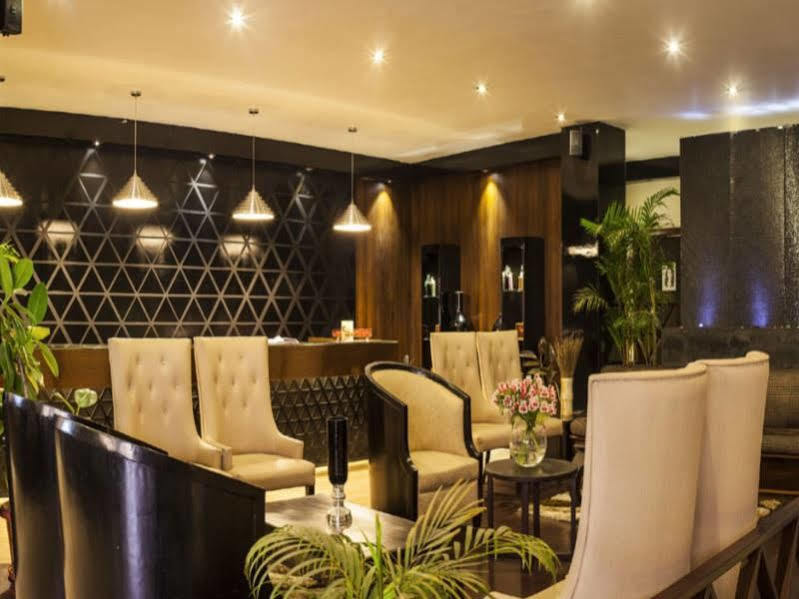 Polo Tura Hotel Bagian luar foto